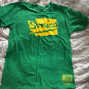 Mitchell & Ness Green and Yellow Sonics Tee